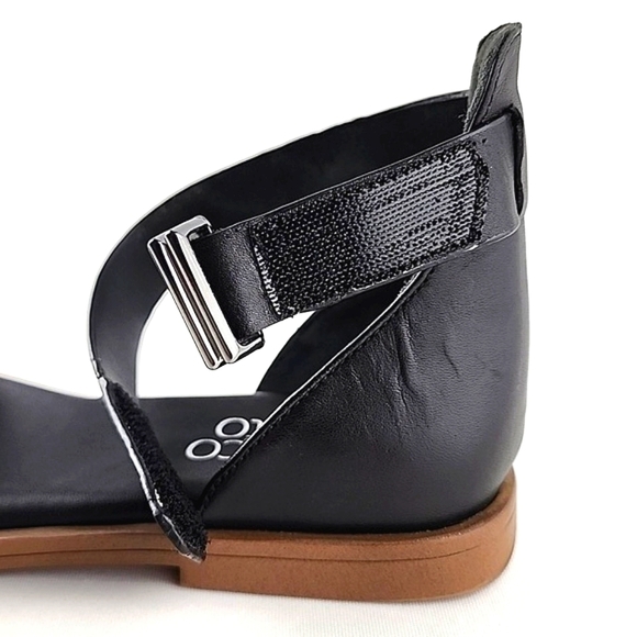 Franco Sarto Miras Black Flat Leather Sandal Ankle Strap Toe Ring Size 6M - Picture 14 of 16